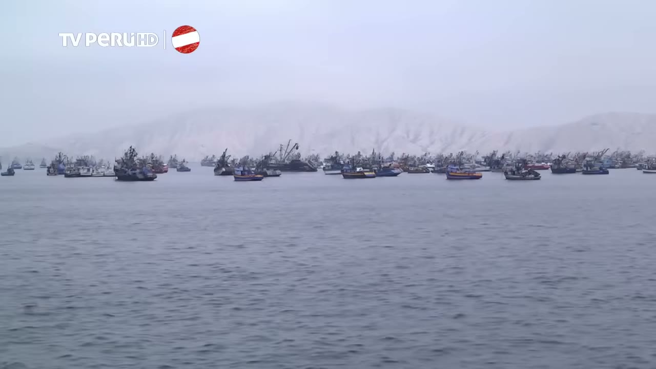 Barcos en la bahía de Chimbote