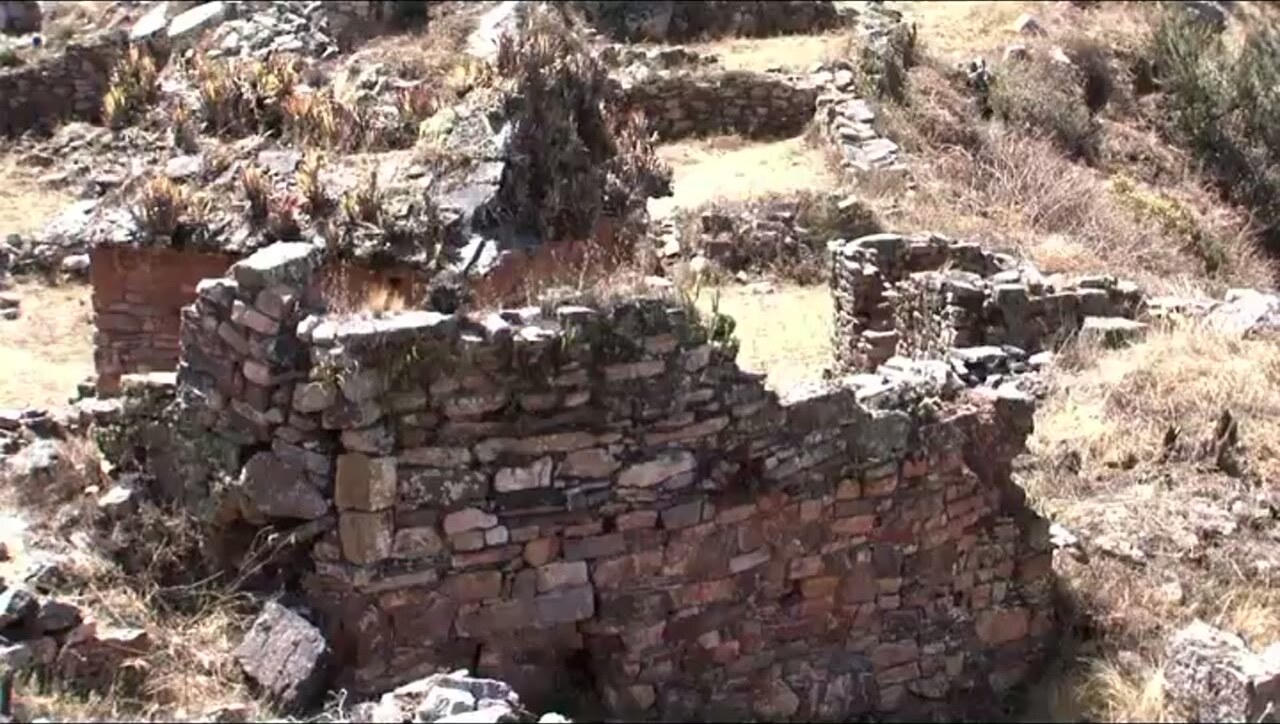 Muros de la ciudadela de Marcajirca