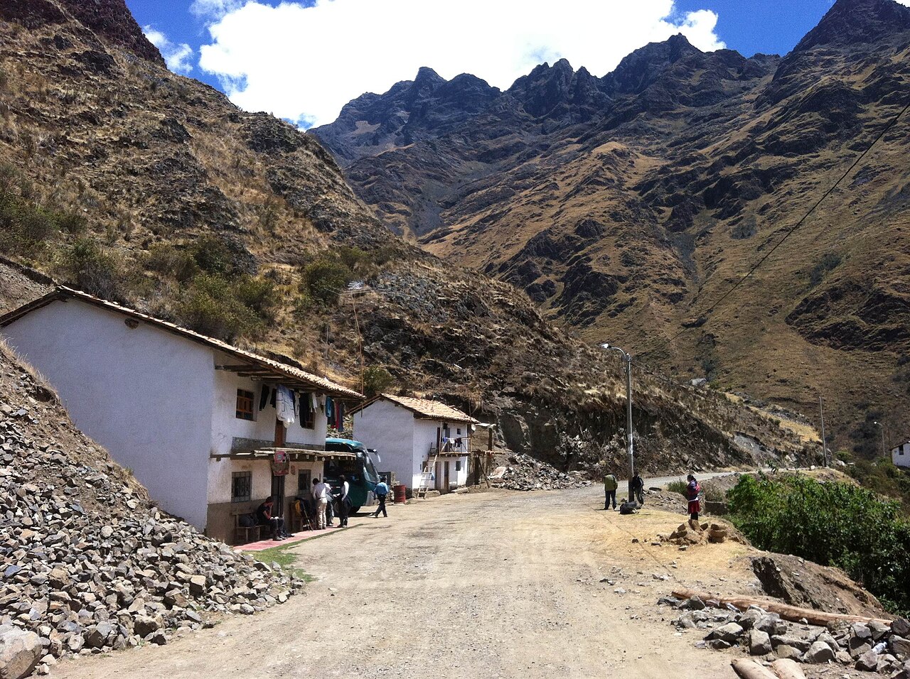 Casas de Vaquería junto a la carretera