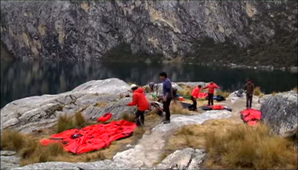 Campamento junto a la laguna Churup