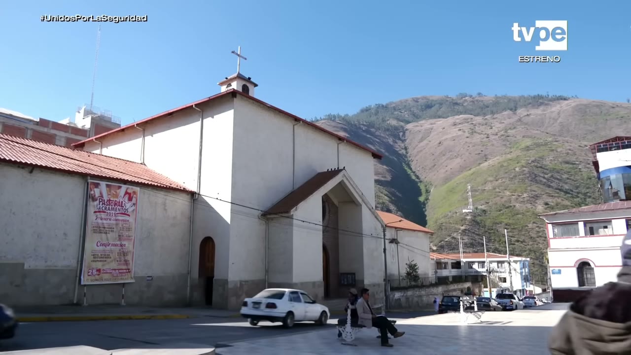 La plaza y la catedral de Abancay