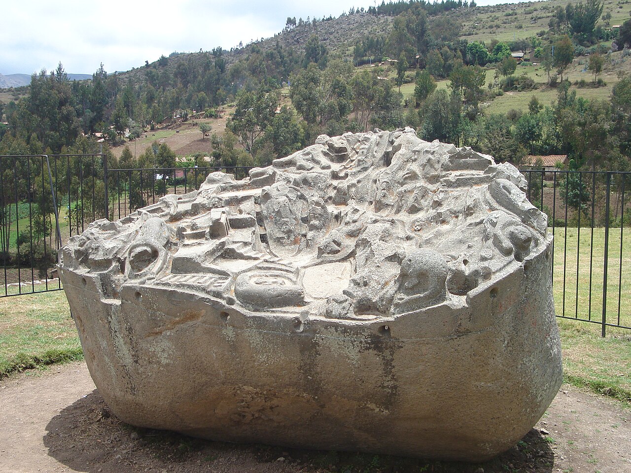 La piedra tallada de Saywite