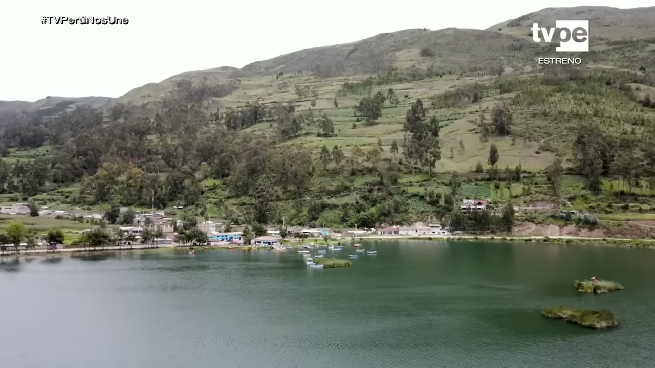 La laguna de Pacucha y su orilla