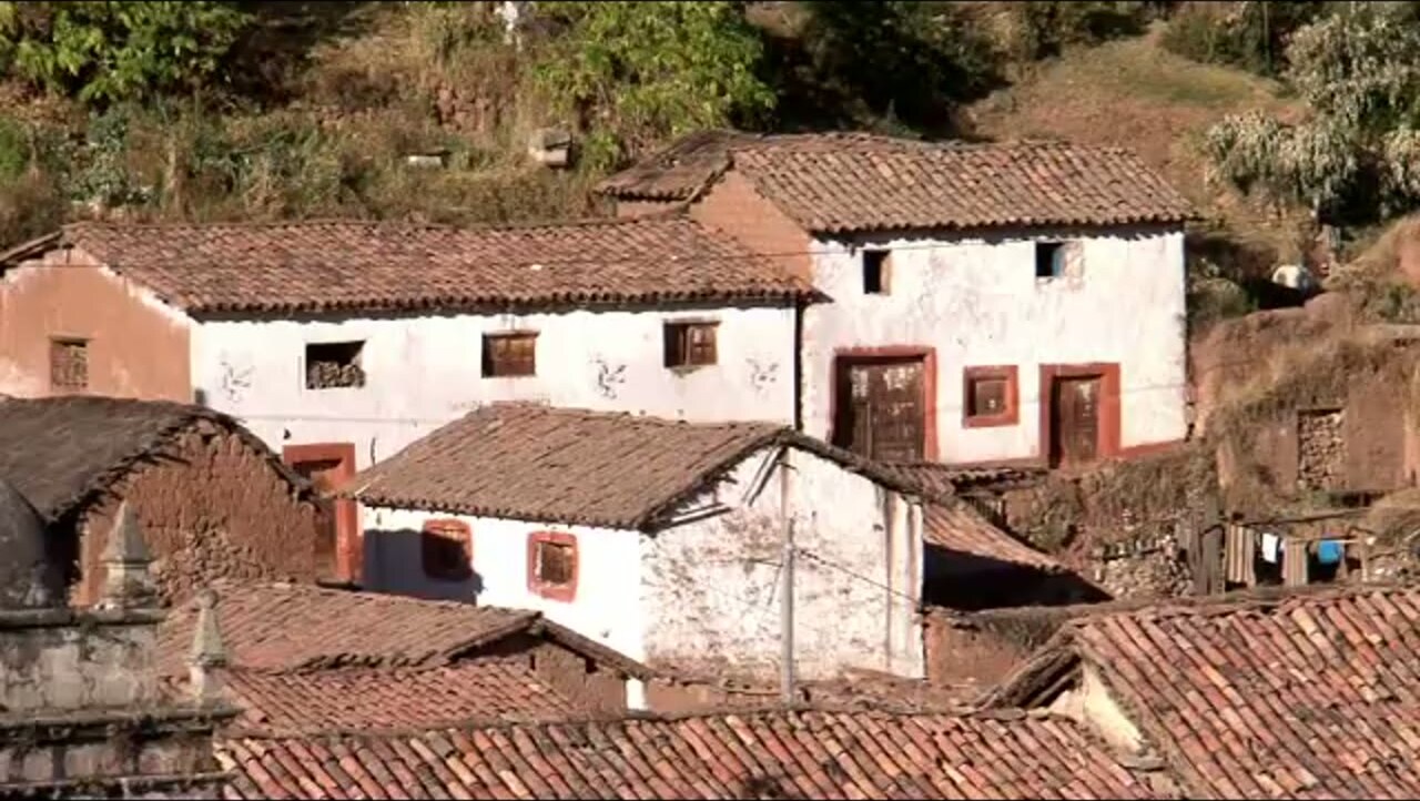 Los techos de teja de Mamara, el "Uchu Cusco"