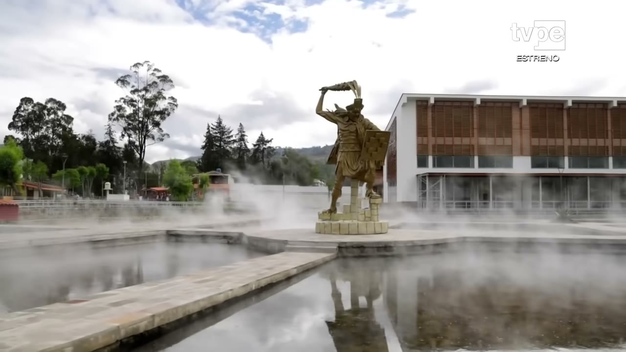 Vapor sobre las pozas de los Baños del Inca
