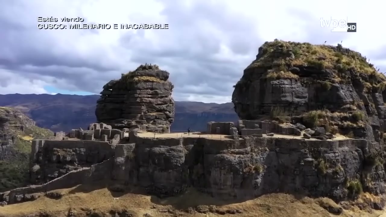 Los dos cuernos de Waqrapukara