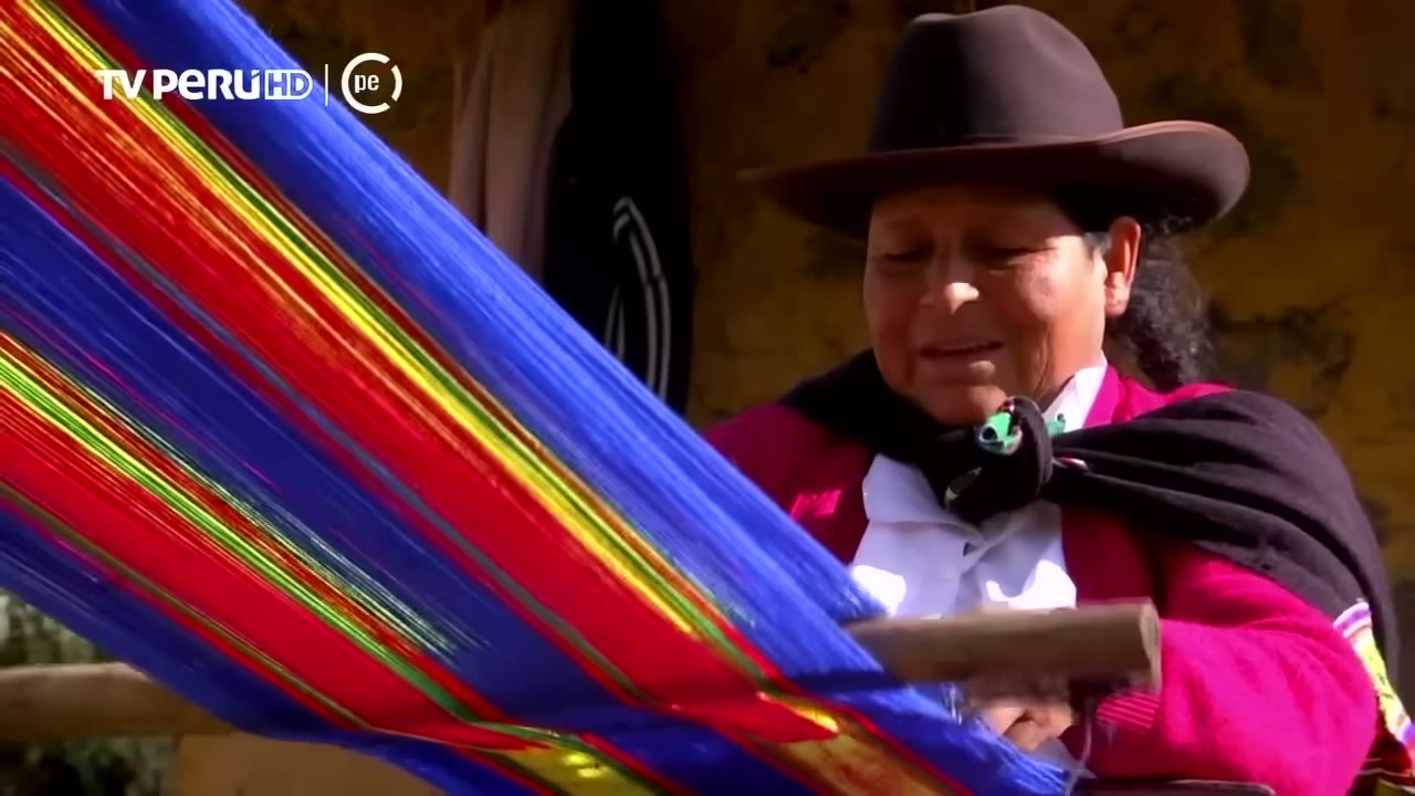 Una tejedora de Yanama