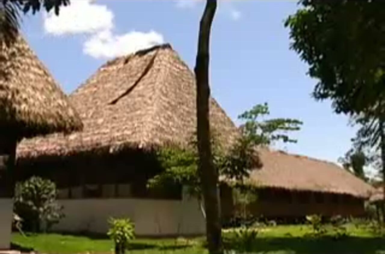El albergue de Timpía, cerca de la unión de los ríos Urubamba y Sabeti