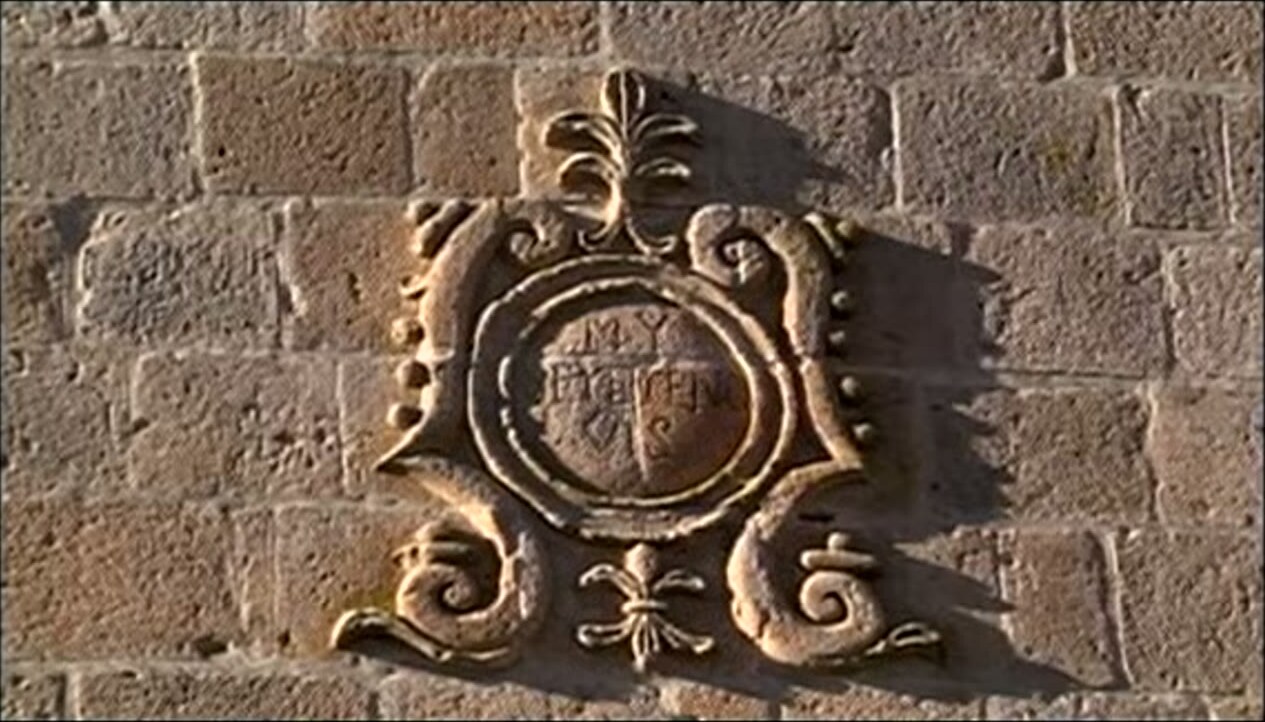 Un relieve de piedra en la iglesia de Coporaque