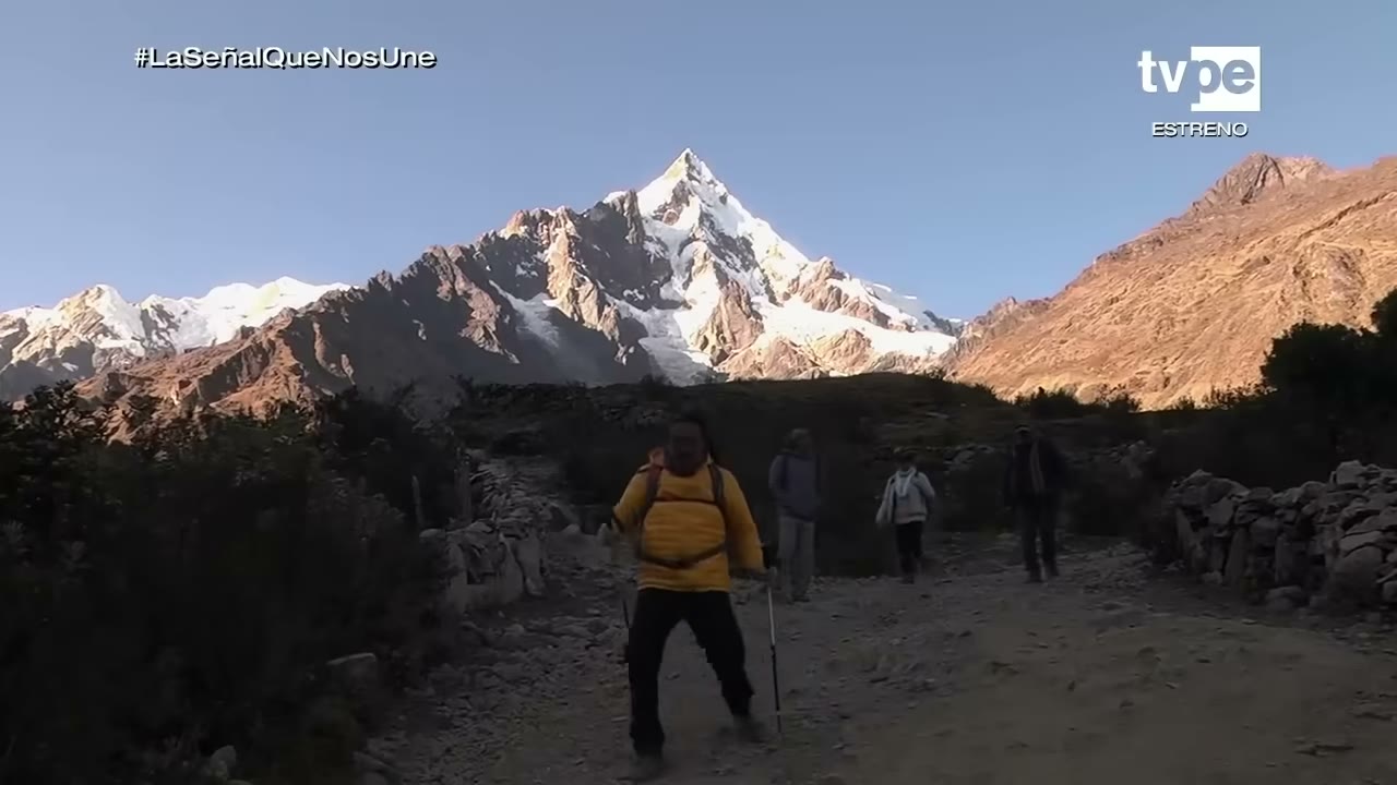 El nevado Salkantay desde el camino