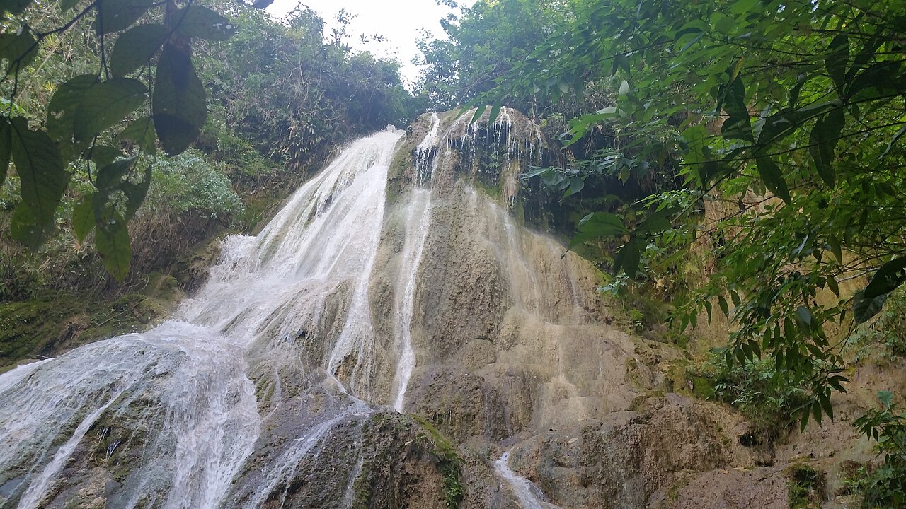 Caídas de agua de la catarata Sotarari