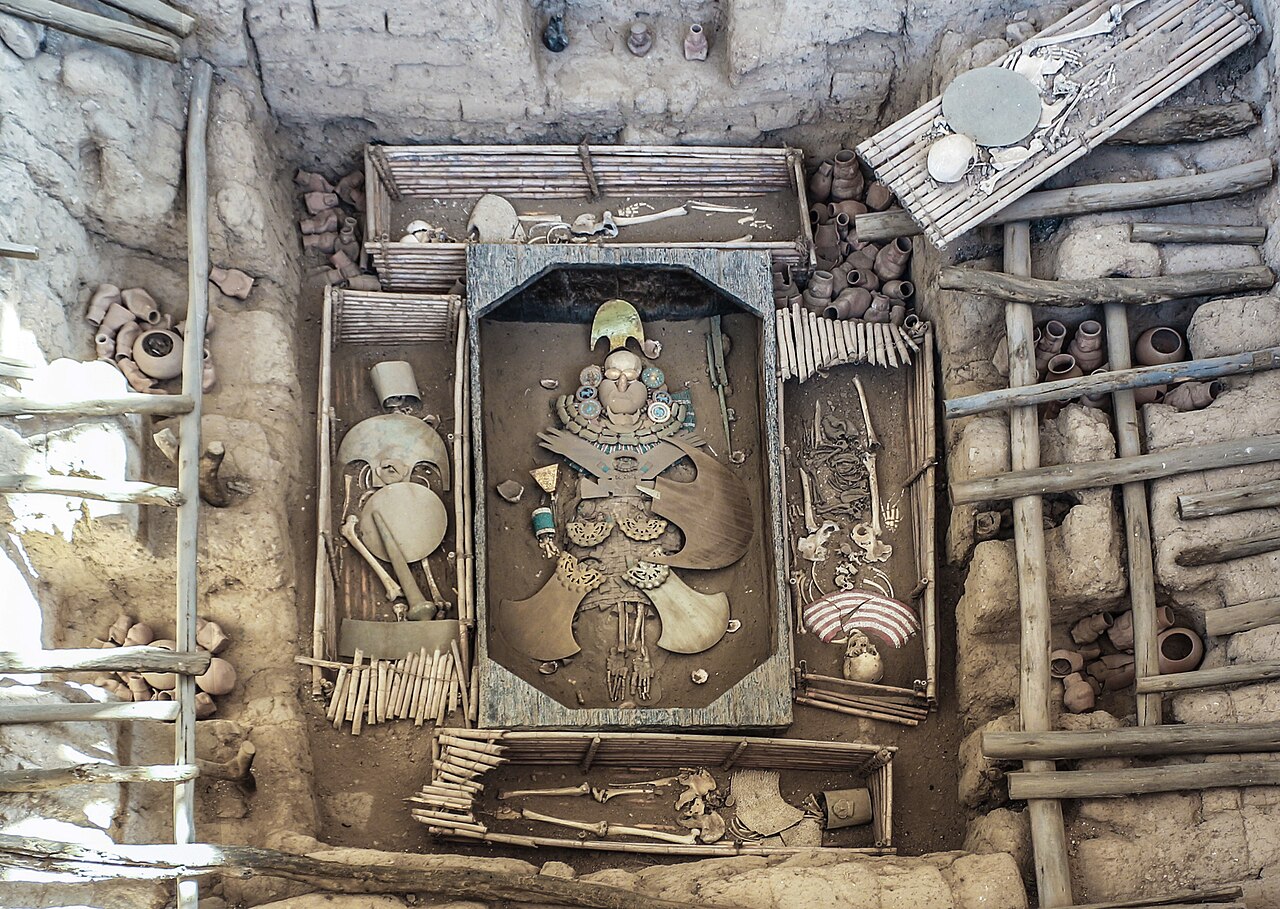 Réplica in situ de la tumba del Señor de Sipán