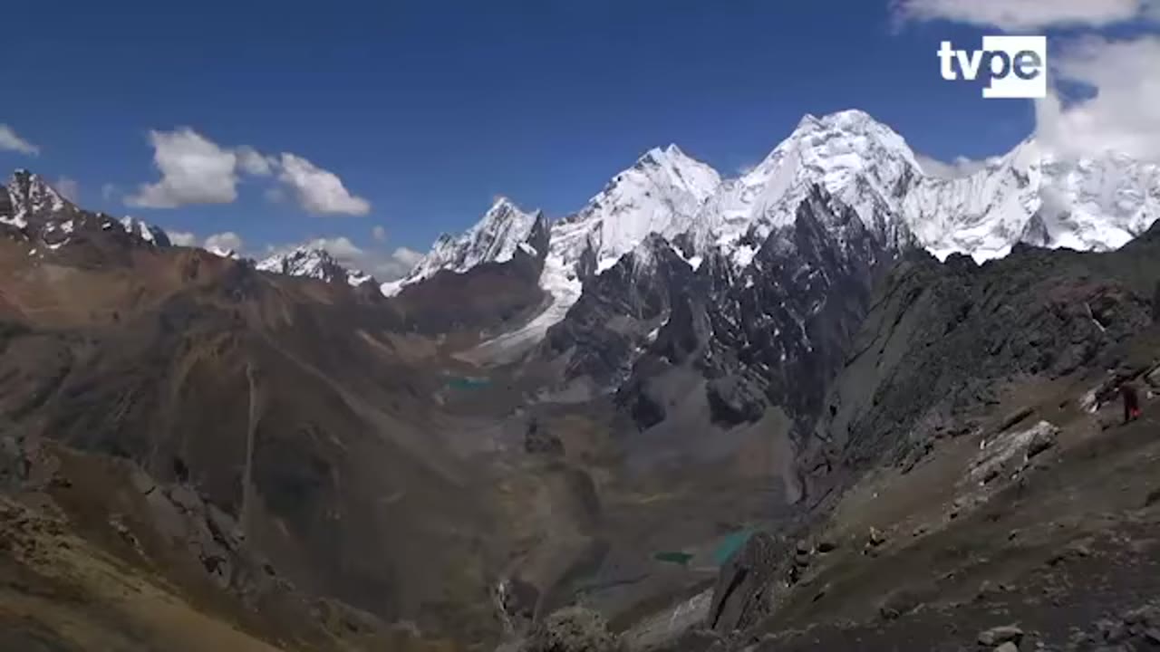 Huayhuash y sus lagunas desde el mirador de San Antonio