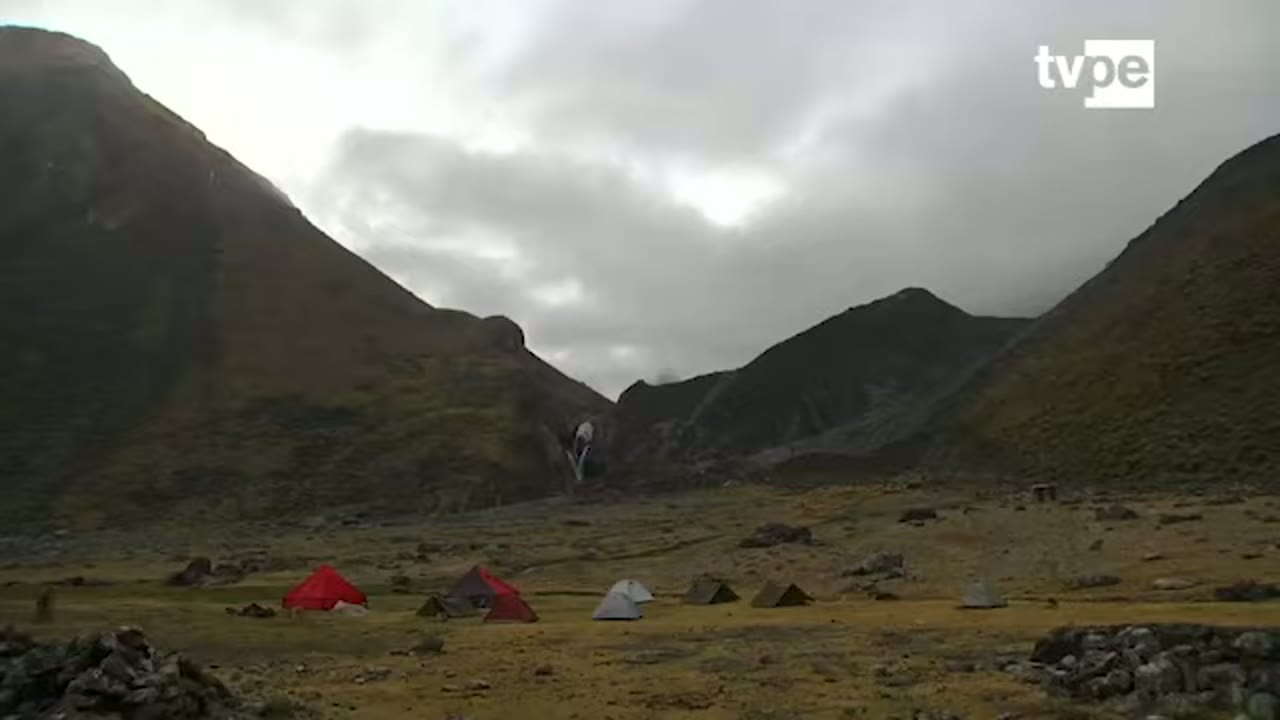Carpas del campamento de Cutatambo en la quebrada