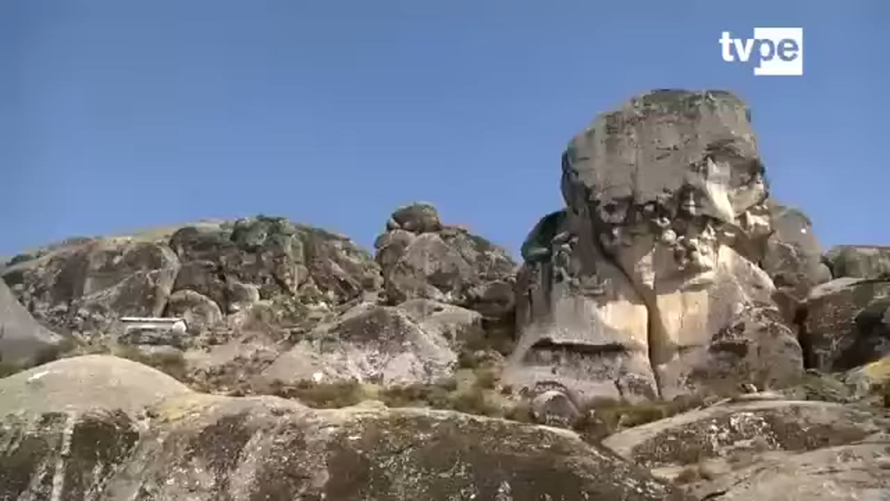 El rostro de la humanidad, roca de 25 m
