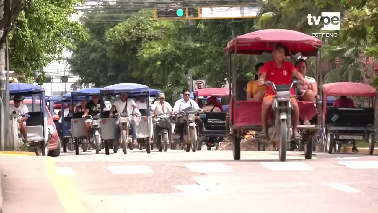 Mototaxis en una calle de Pucallpa