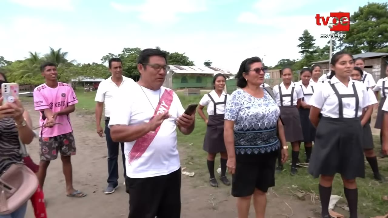 Vecinos de Dos de Mayo reciben al programa