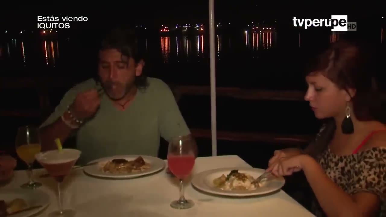 Cena en el restaurante flotante