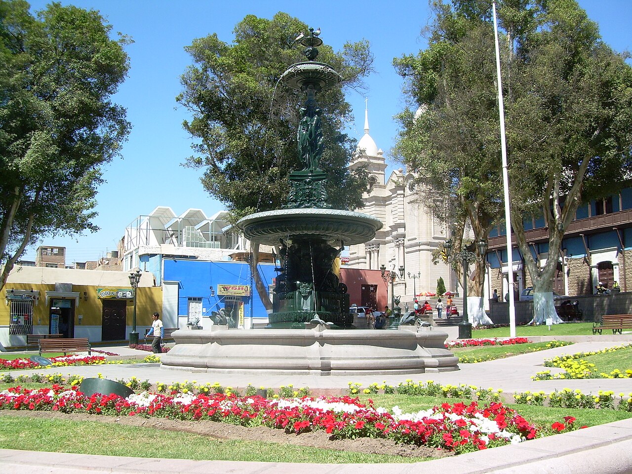La pileta de la plaza de Armas de Moquegua