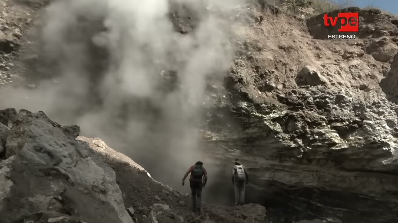 Vapor de los géiseres en el cañón