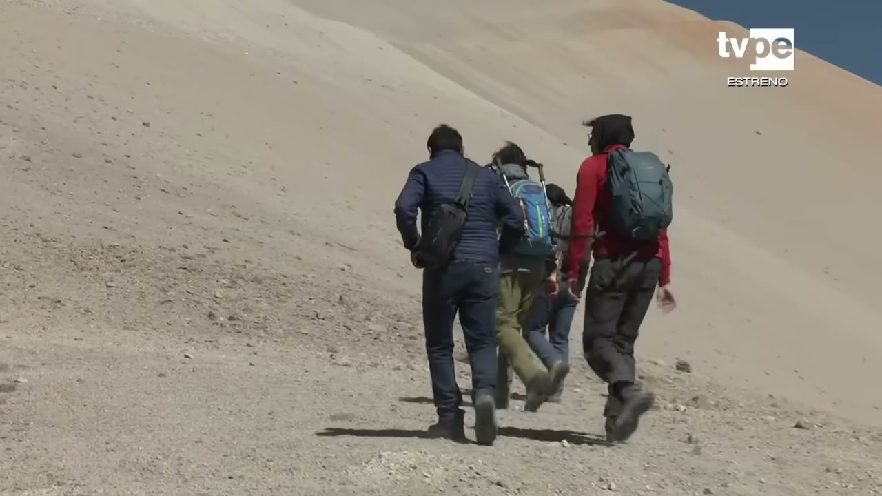 Subiendo por la ceniza del Ticsani