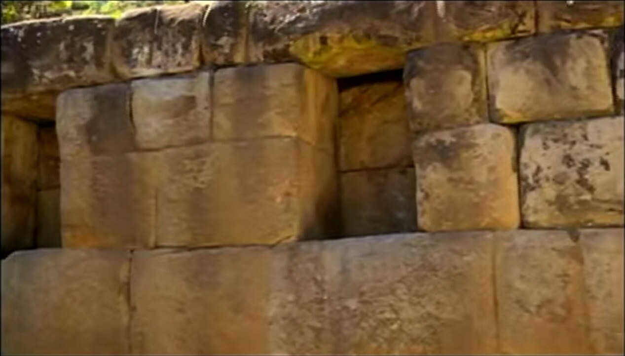 Muros incas de Huarautambo
