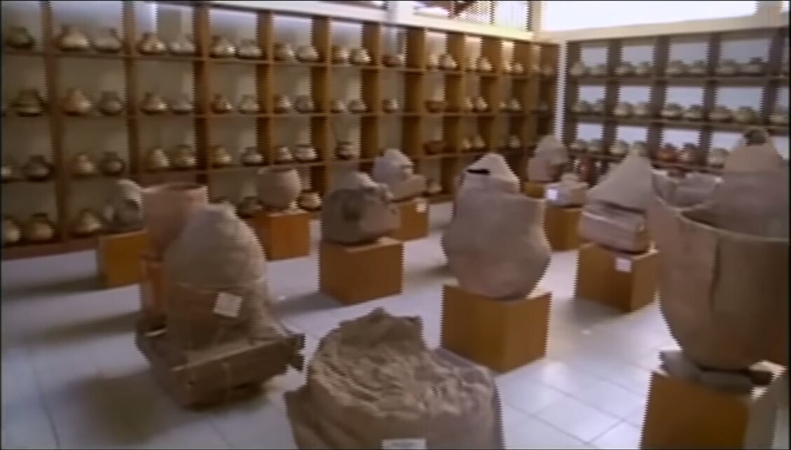 Urnas funerarias en el museo de Chazuta