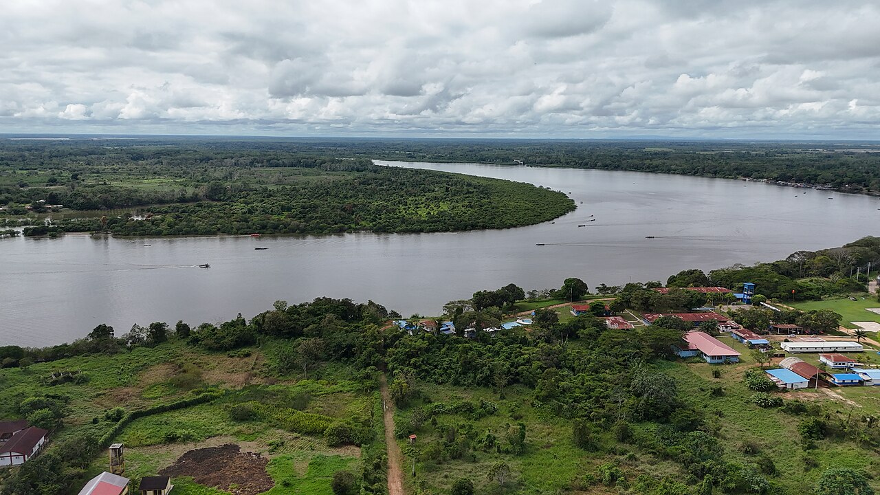La laguna de Yarinacocha vista desde el aire
