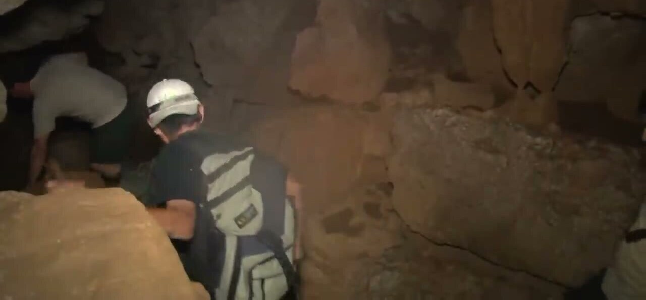 Dentro de la cueva de los Franceses