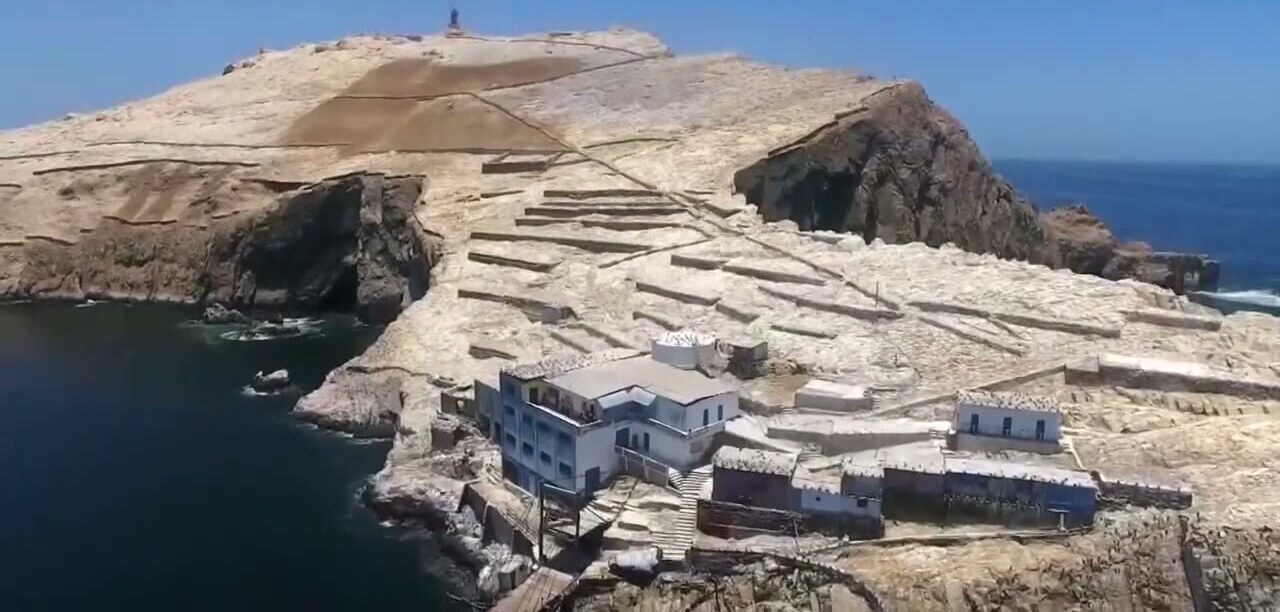 Una de las islas guaneras frente a Huacho