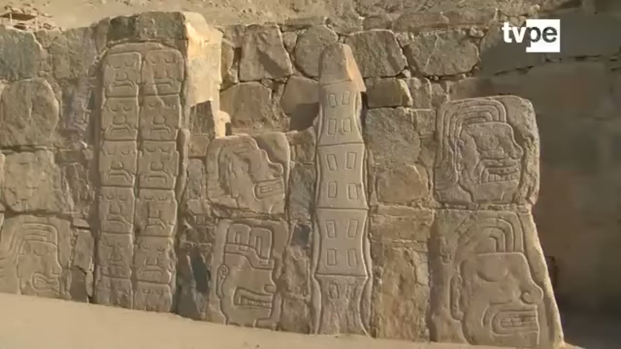 Los grabados de los muros de Sechín