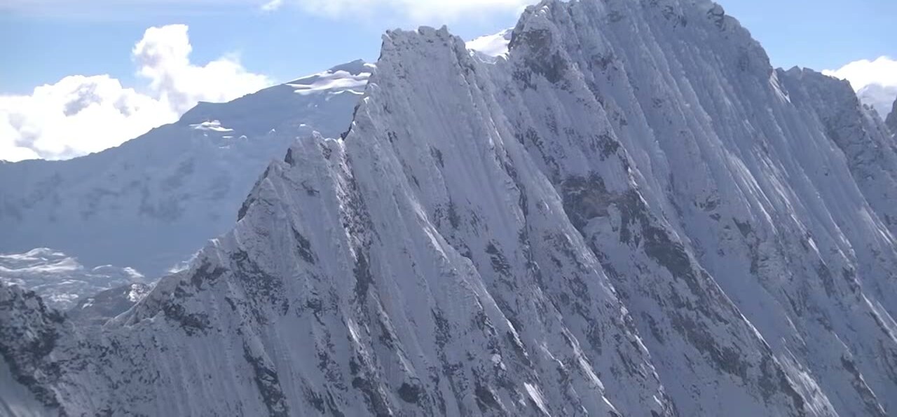 Nevados de la Cordillera Blanca desde el Vallunaraju
