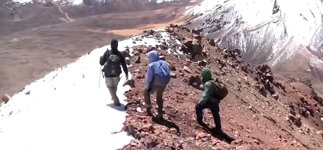 Rumbo a la cumbre del nevado La Monja