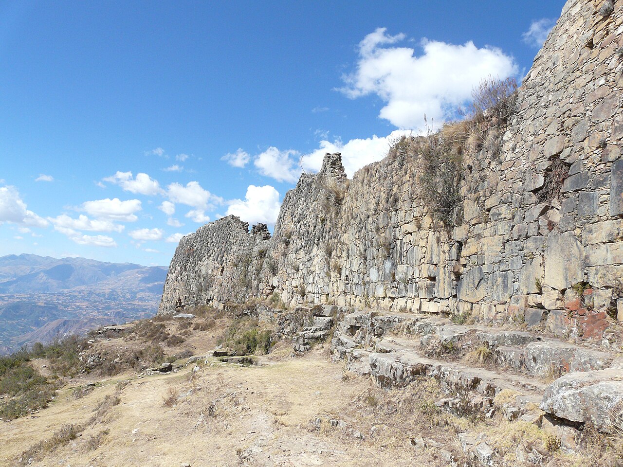 Murallas de la Portada Oeste de Marcahuamachuco