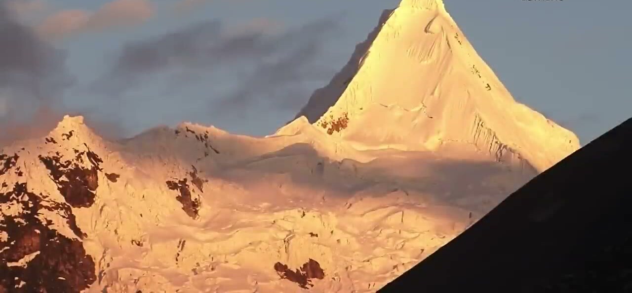 El Alpamayo al atardecer